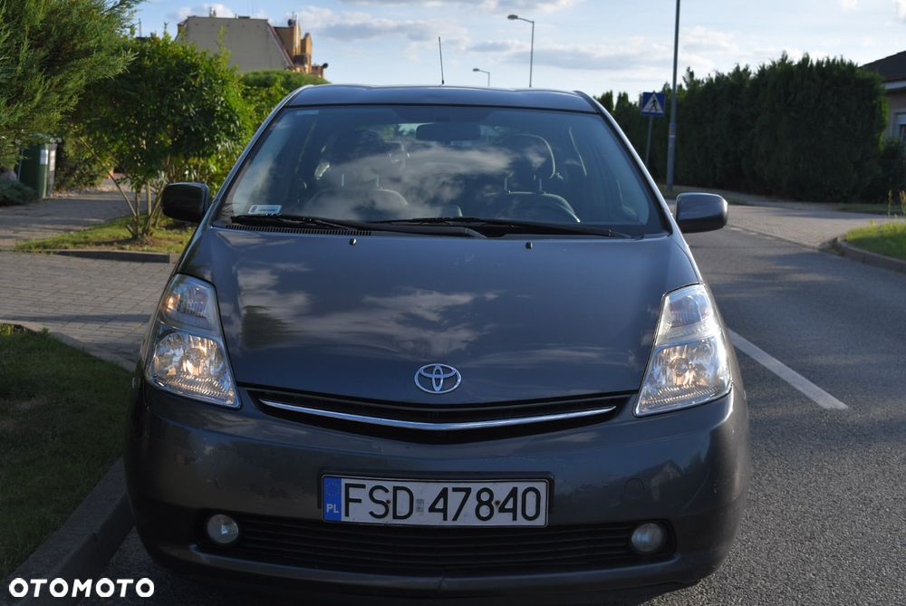 Toyota Prius - 3