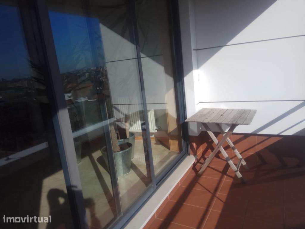 T4 Duplex Sala 50m2 5 varandas - Grande imagem: 2/34