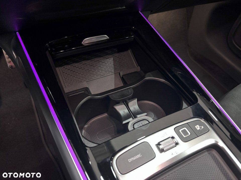 Mercedes-Benz GLB - 14