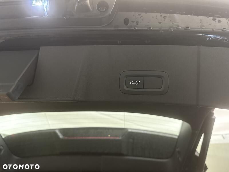 Volvo XC 40 T3 Momentum Pro - 23