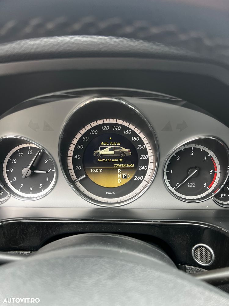 Mercedes-Benz E 220 CDI DPF BlueEFFICIENCY 7G-TRONIC Avantgarde - 32