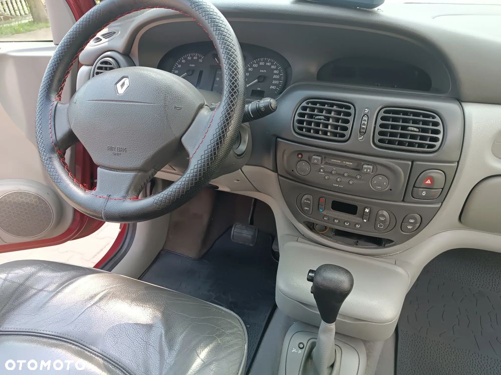 Renault Scenic 1.6 16V Privilege - 3