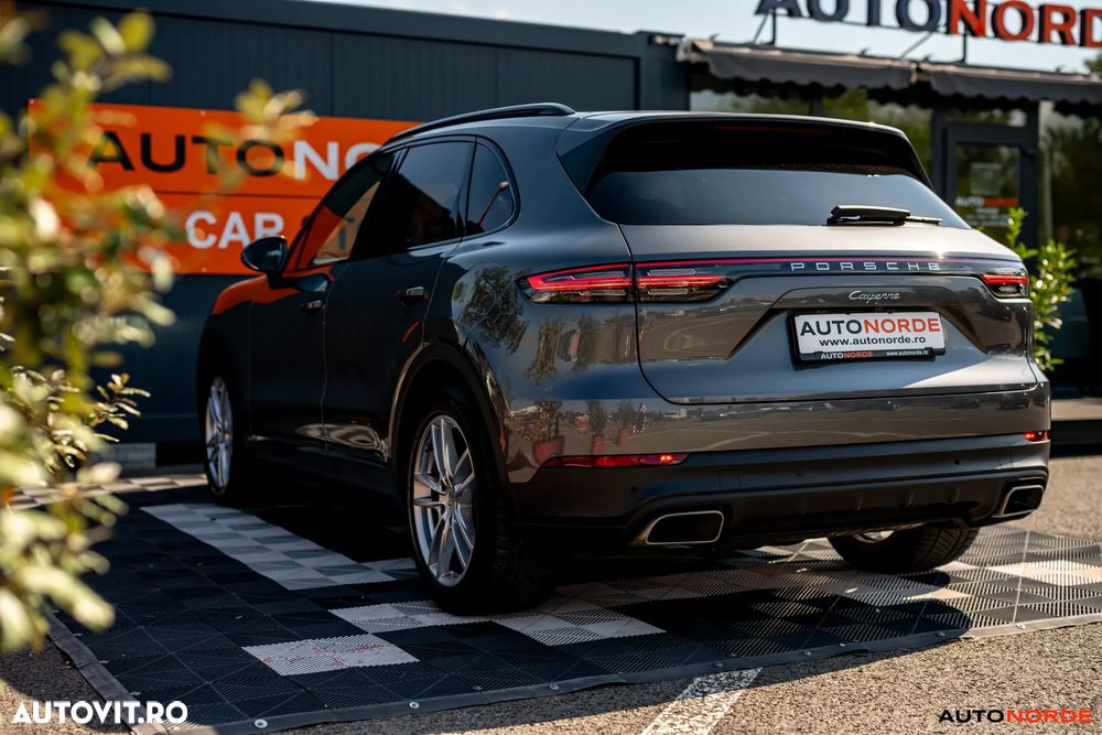 Porsche Cayenne Standard - 9