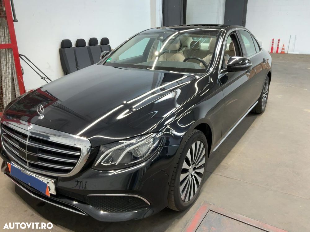 Mercedes-Benz E 200 4MATIC 9G-TRONIC Exclusive - 1