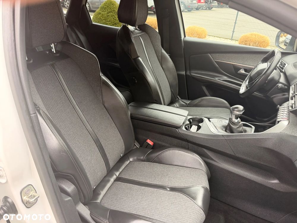 Peugeot 3008 - 19