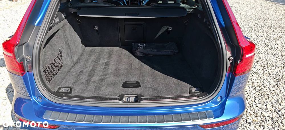 Volvo V60 D4 AWD R-Design - 35