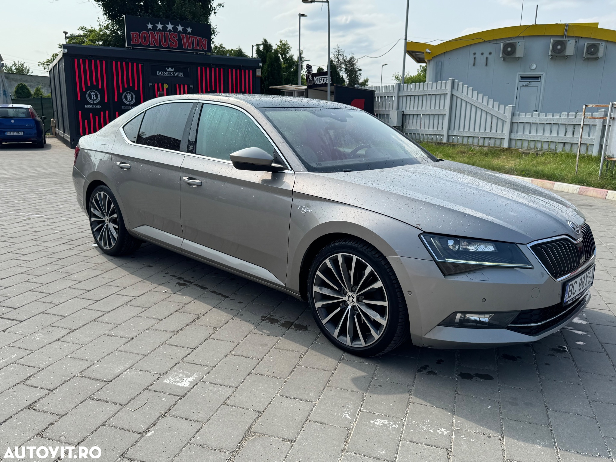 Skoda Superb 2.0 TDI DSG Laurin & Klement - 7