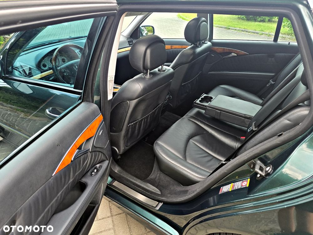 Mercedes-Benz Klasa E 500 4Matic Automatik Avantgarde - 30