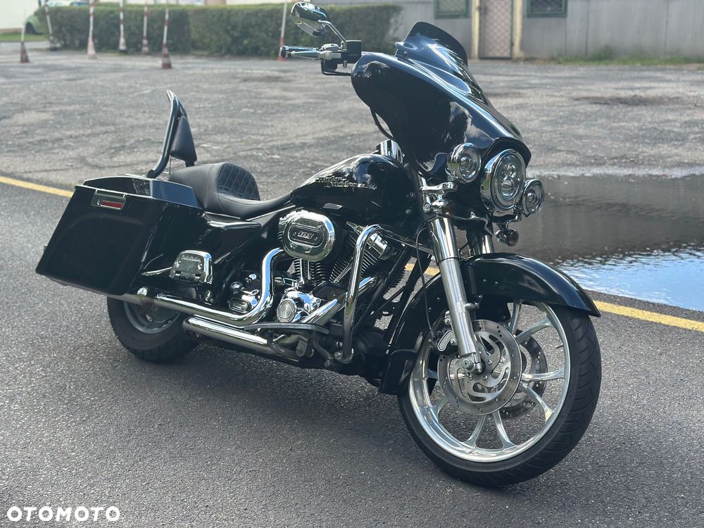 Harley-Davidson Touring Street Glide - 16