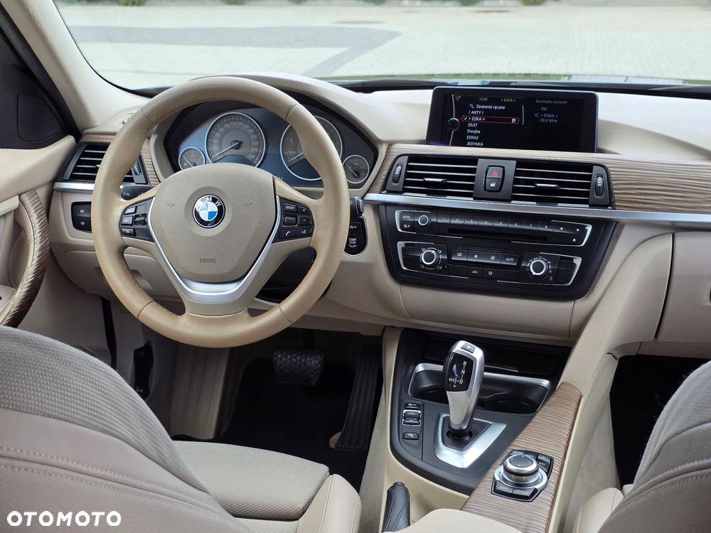 BMW Seria 3 320i Modern Line - 22