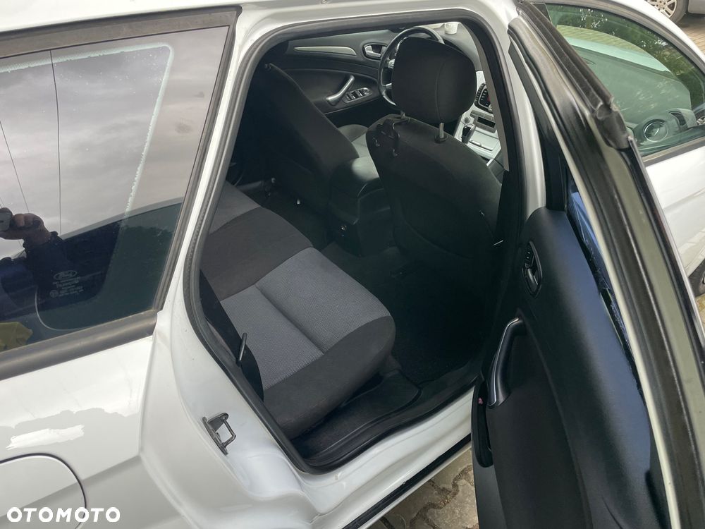 Ford Mondeo - 15