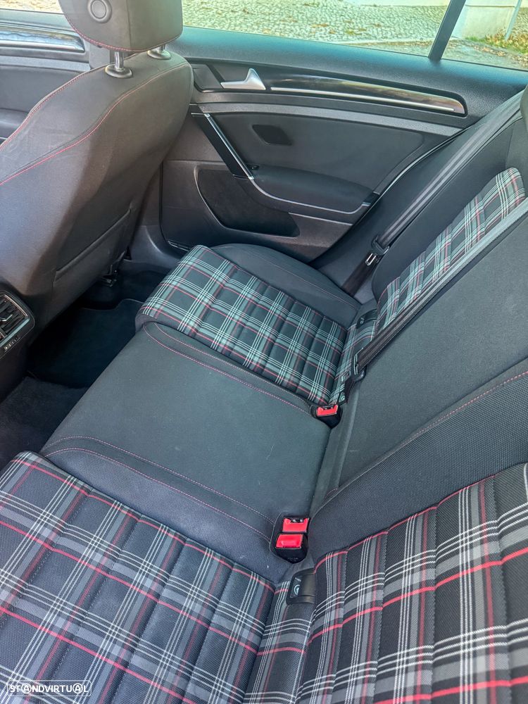 VW Golf 2.0 TSi GTi Performance - 19