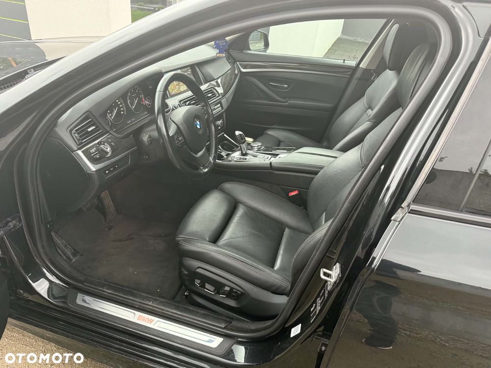 BMW Seria 5 530d Luxury Line - 12