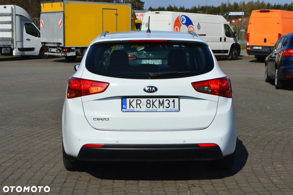 Kia Ceed - 9