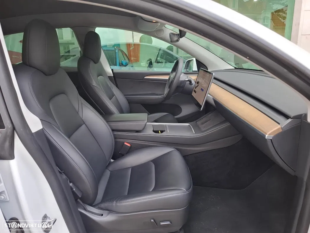 Tesla Model Y Long Range Dual Motor AWD - 41