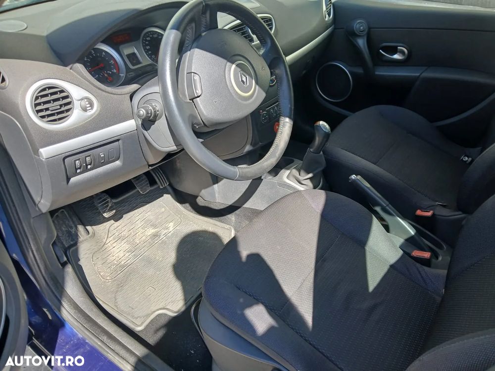 Renault Clio - 6