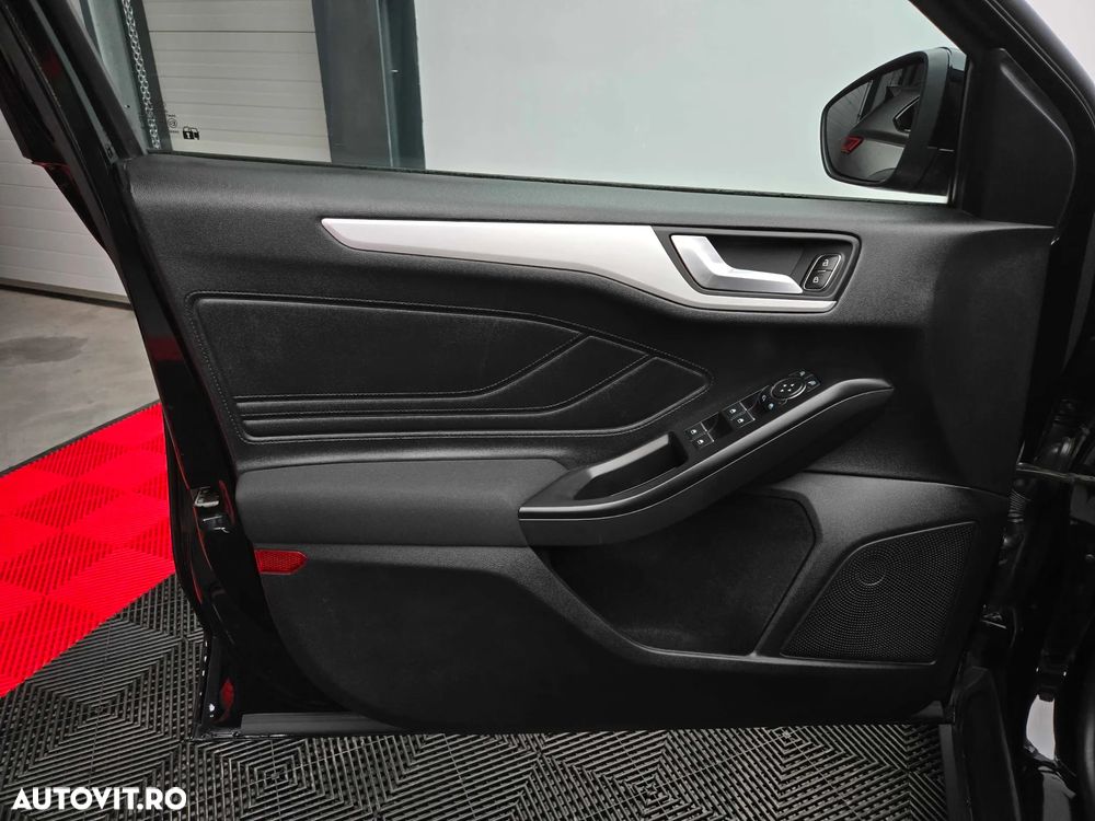 Ford Focus 1.5 EcoBlue Connected - 16