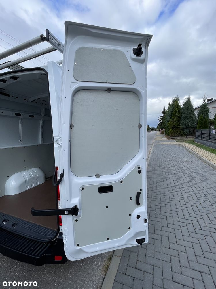 Opel MOVAN - 17