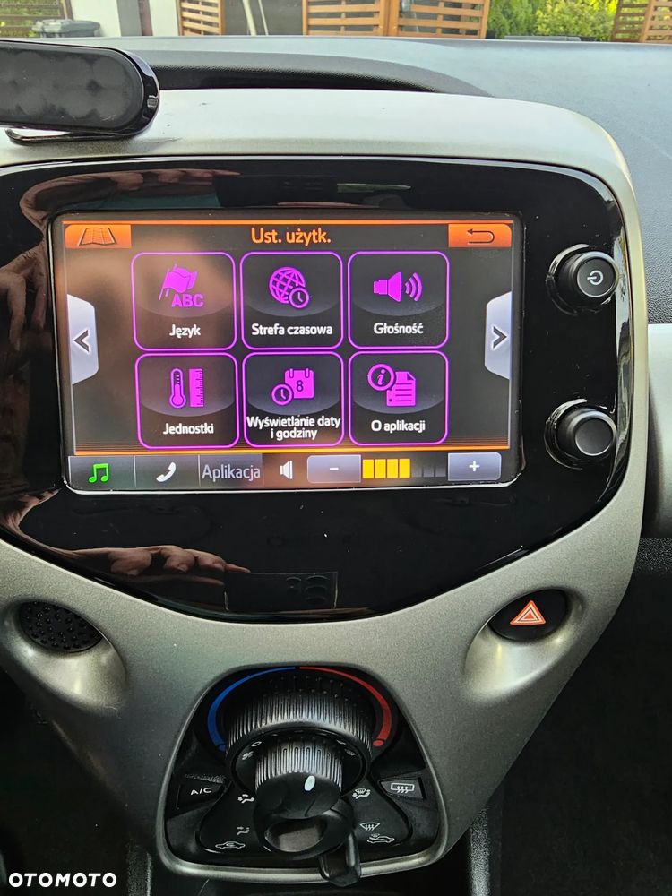 Toyota Aygo x mit x-business Paket - 20