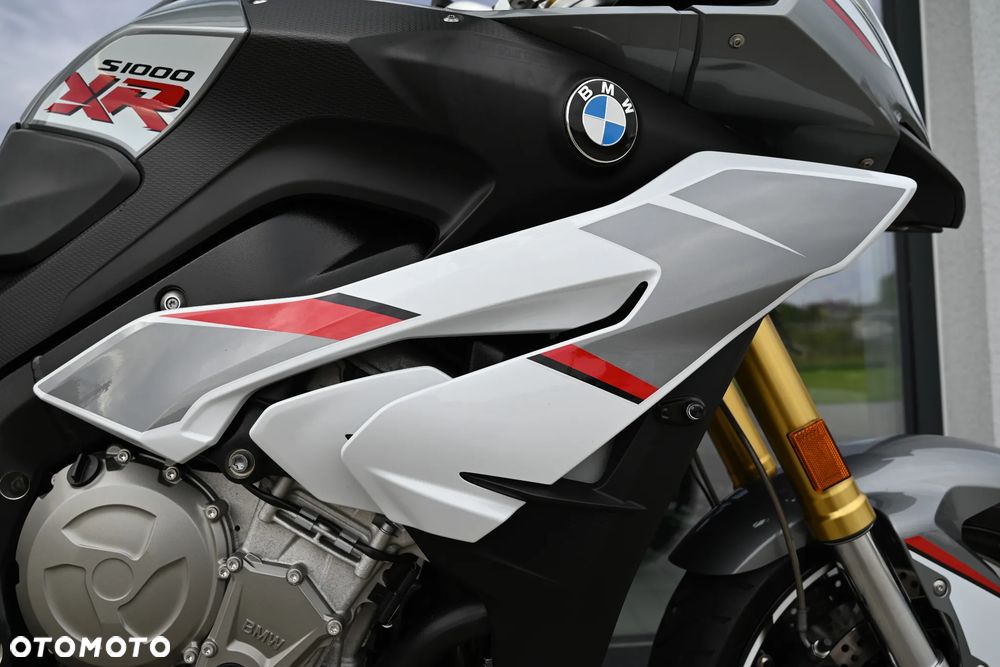 BMW XR - 12