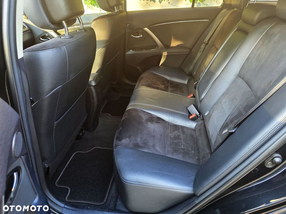 Toyota Avensis 1.8 Sol plus NAVI - 10