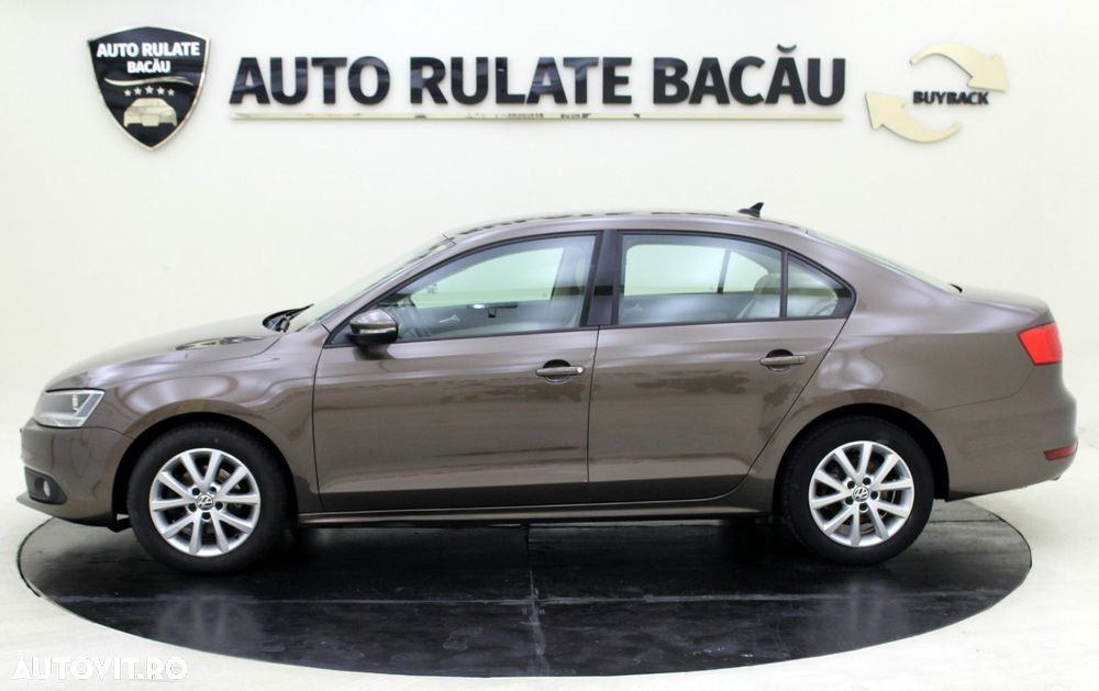 Volkswagen Jetta - 5