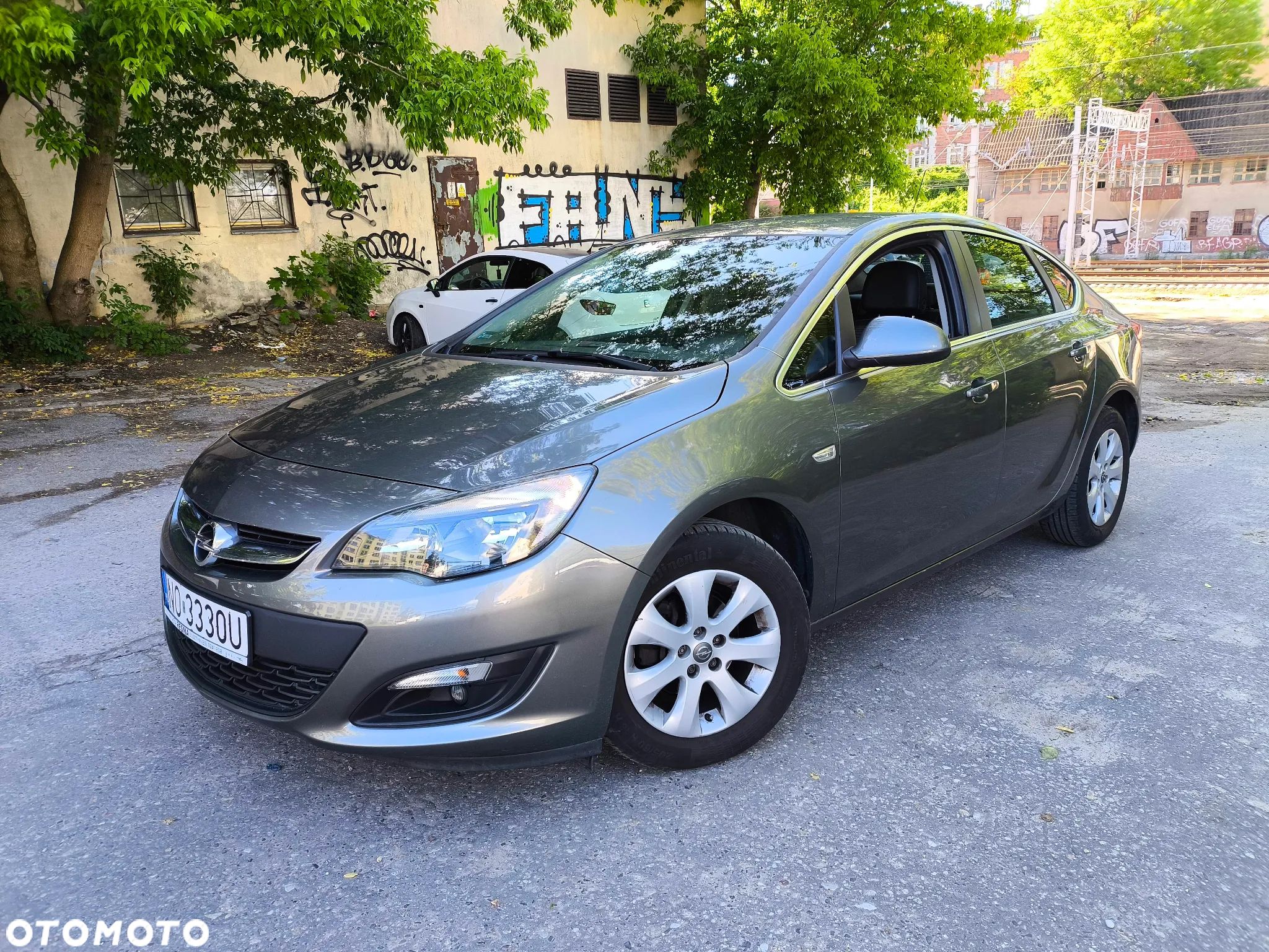 Opel Astra IV 1.4 T Active - 1