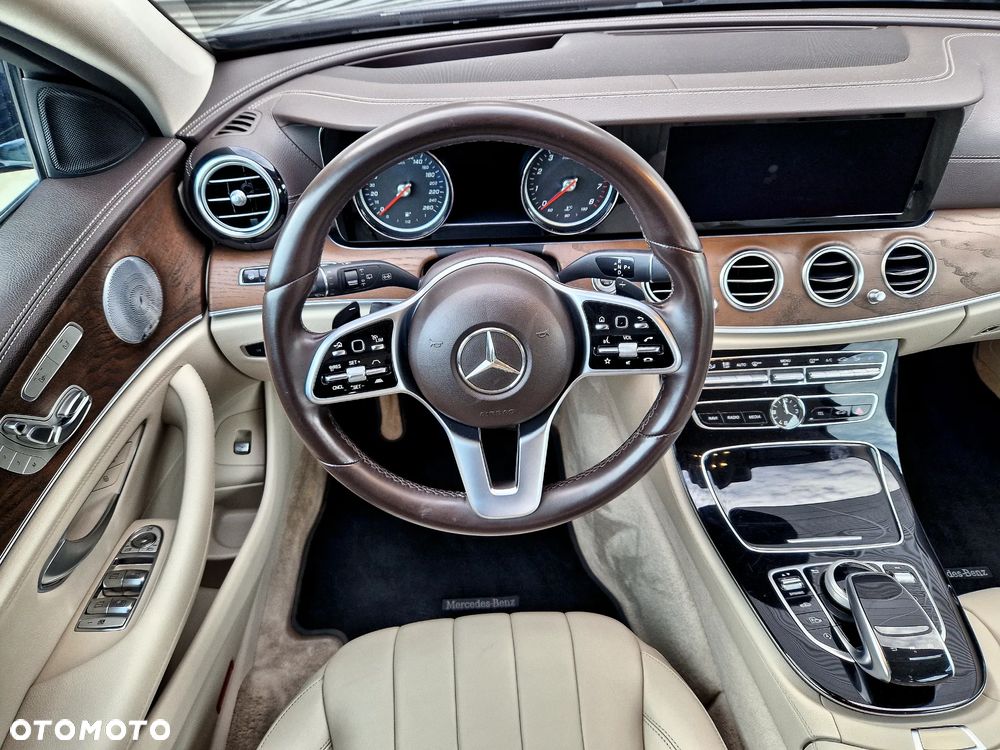 Mercedes-Benz Klasa E 450 4Matic 9G-TRONIC Exclusive - 34