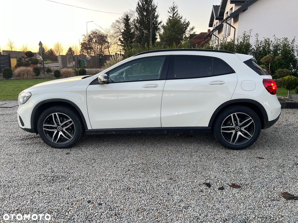 Mercedes-Benz GLA 220 4-Matic - 8