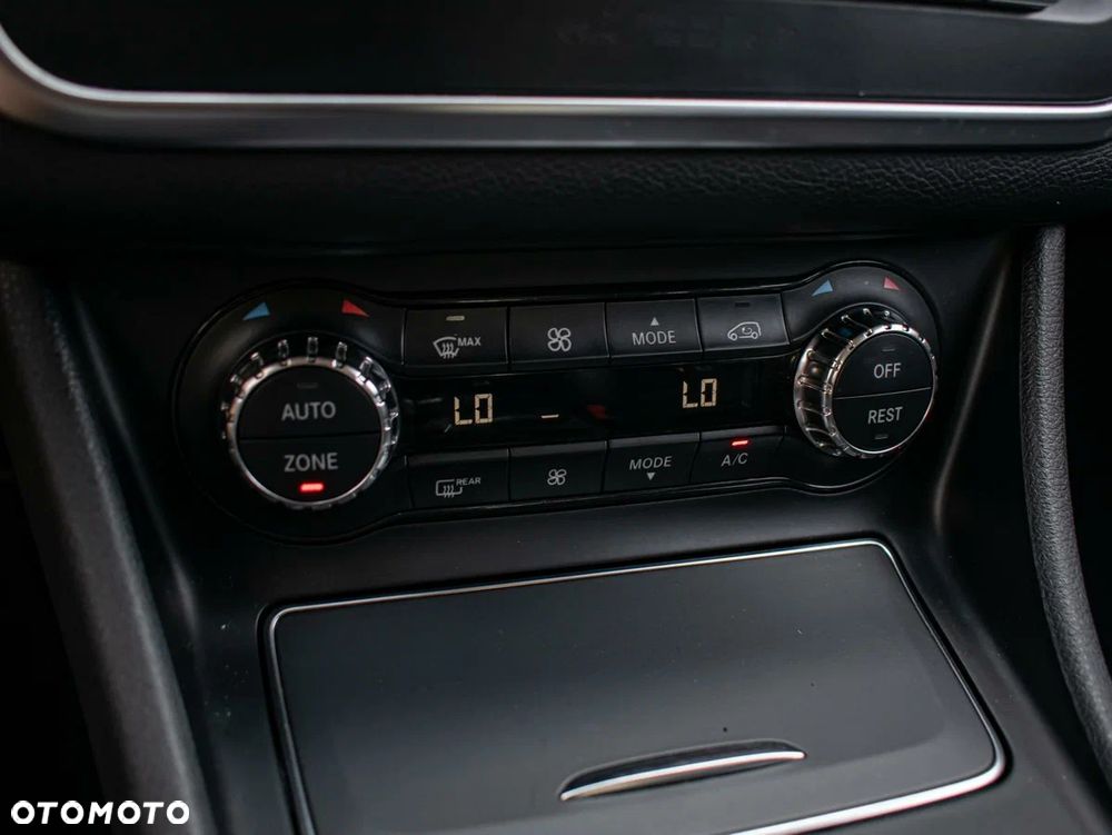 Mercedes-Benz CLA - 16