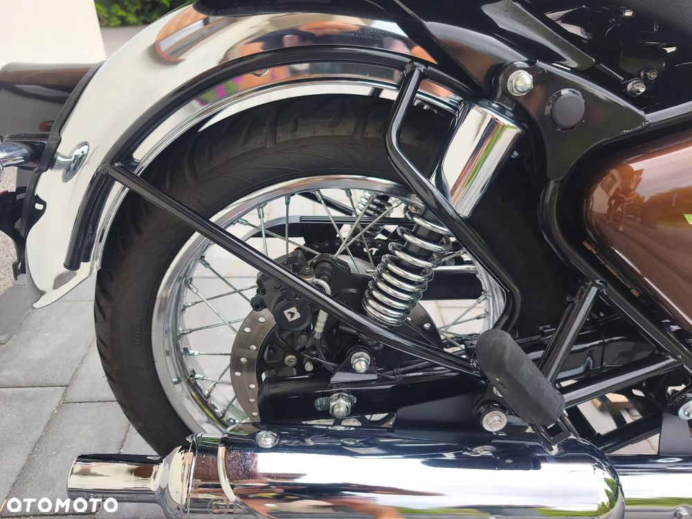 Royal Enfield Classic - 17