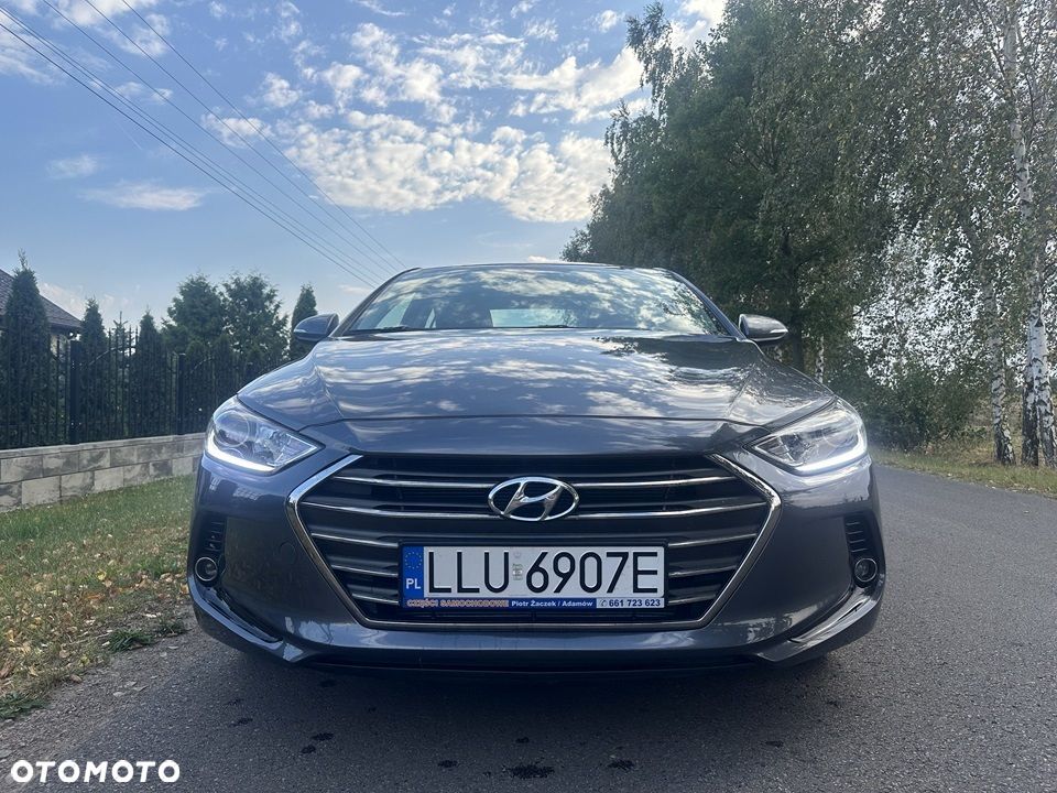 Hyundai Elantra 1.6 Comfort - 4