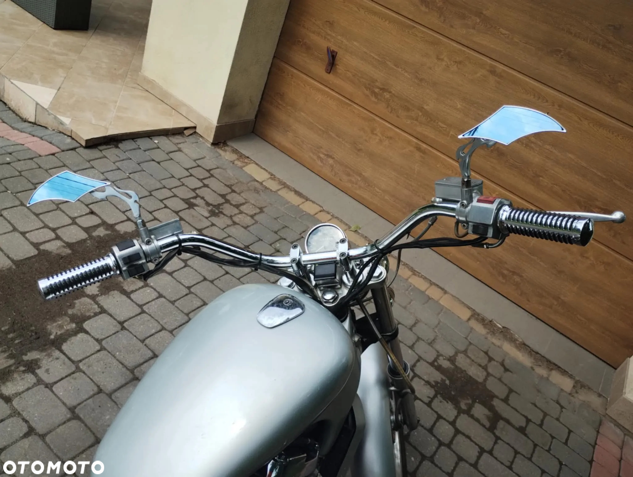 Suzuki Intruder - 6