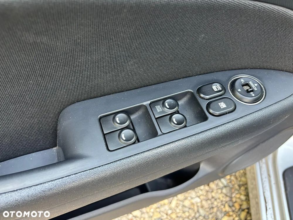 Hyundai i30 1.6 CRDi Comfort EU5 - 18