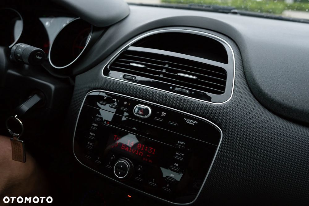 Fiat Punto 1.4 Easy S&S - 8