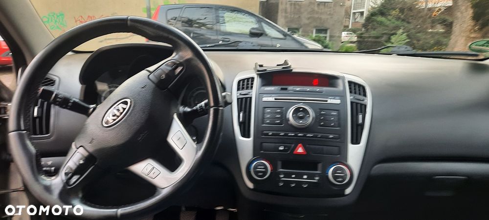 Kia Ceed - 5