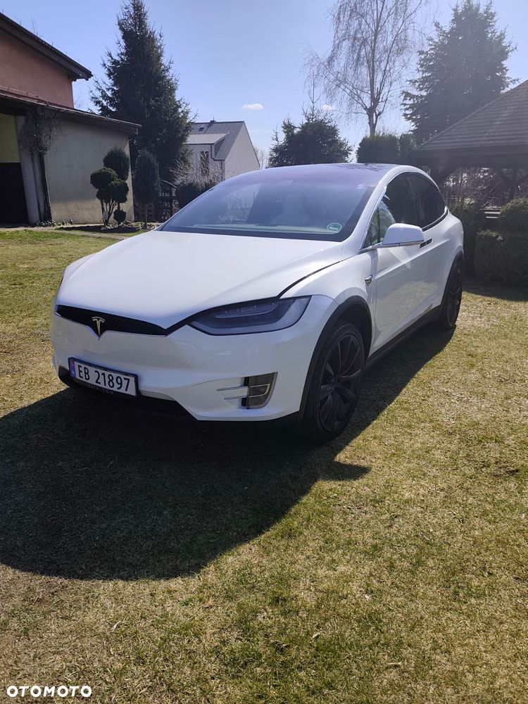 Tesla Model X - 2