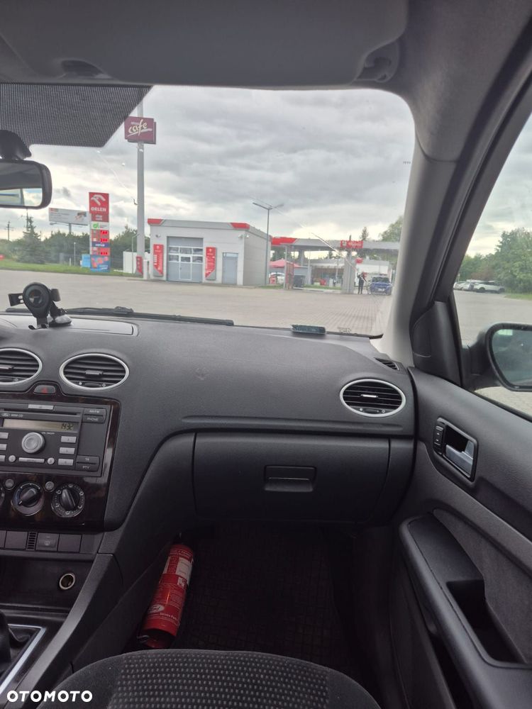 Ford Focus 1.6 Ghia - 9