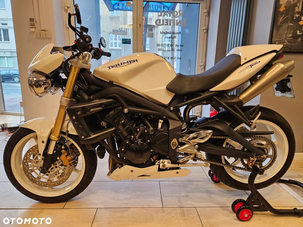 Triumph Street Triple - 4