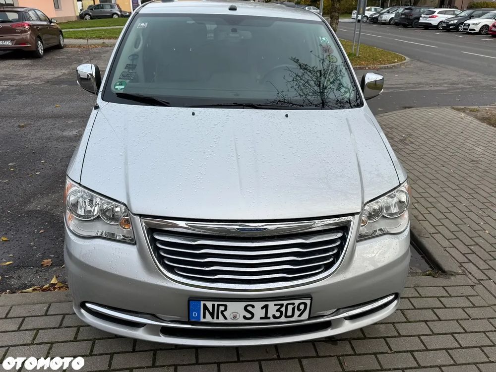 Chrysler Town & Country ver-3-6-touring - 1