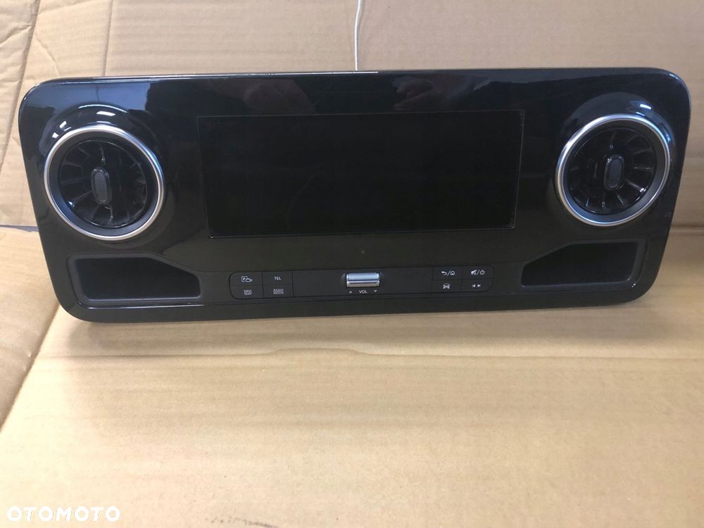 SPRINTER III 907/910 18- RADIO WYŚWIETLACZ NAWIGACJA KOD - 7