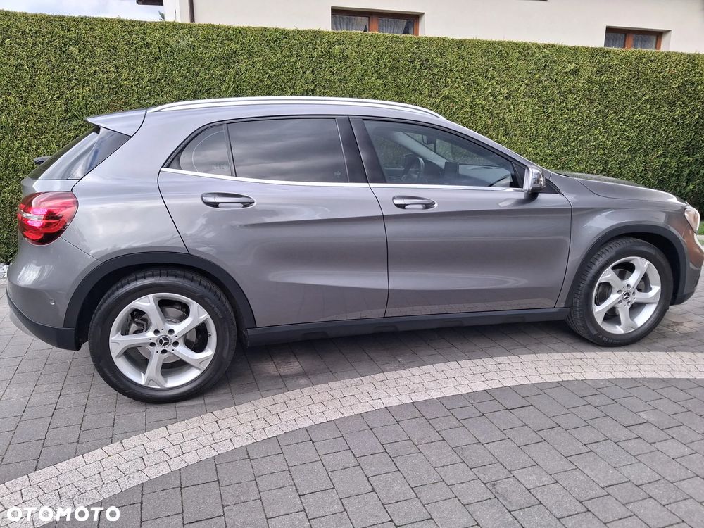 Mercedes-Benz GLA 180 AMG Line - 15