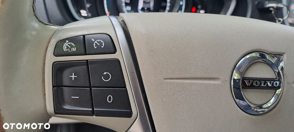 Volvo V40 T3 Geartronic Momentum - 26