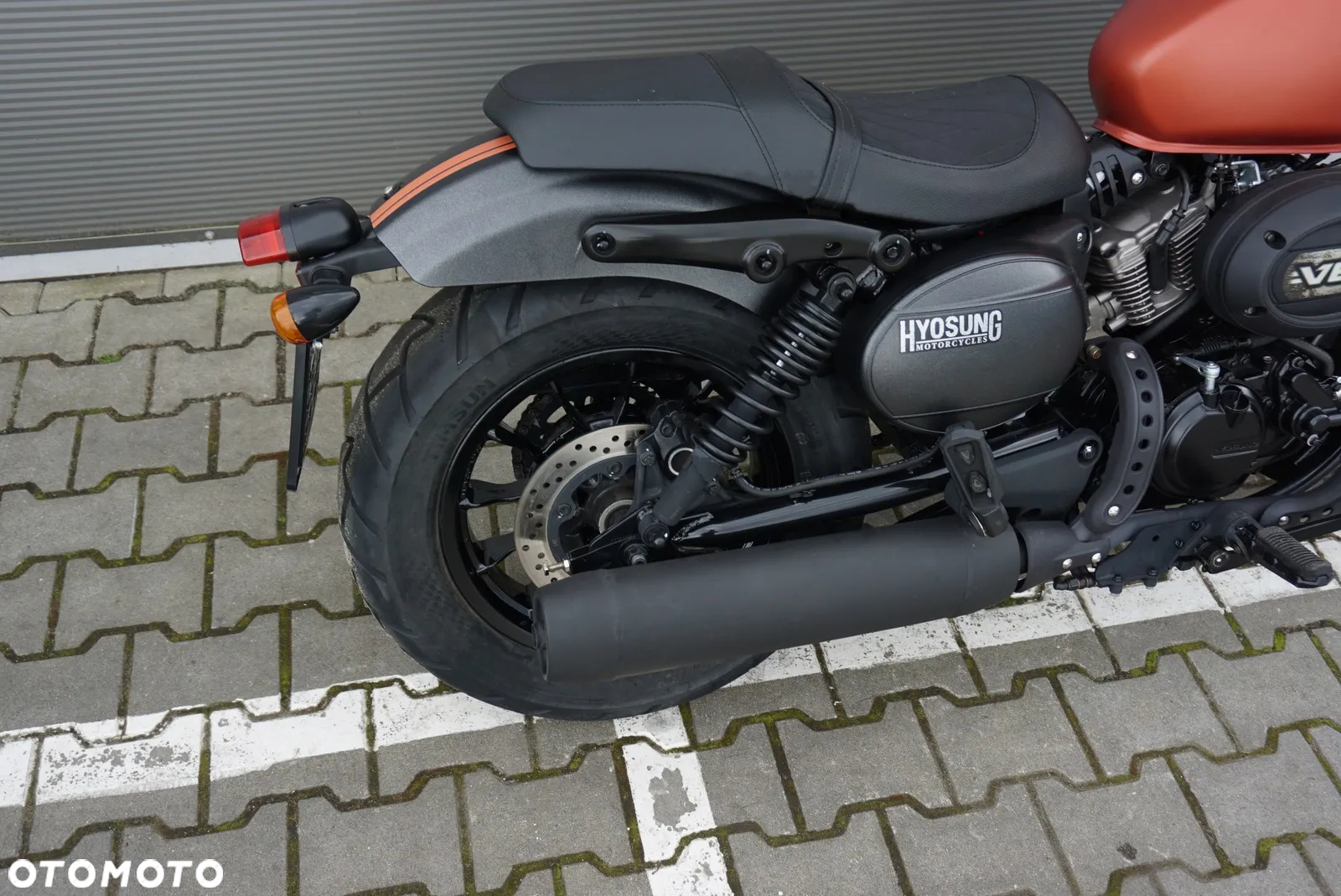 Hyosung GV - 9