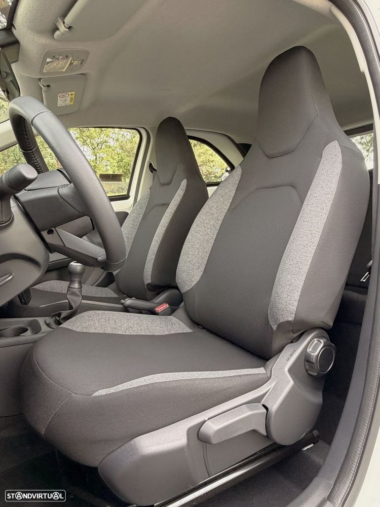 Toyota Aygo X 1.0 Pulse - 37