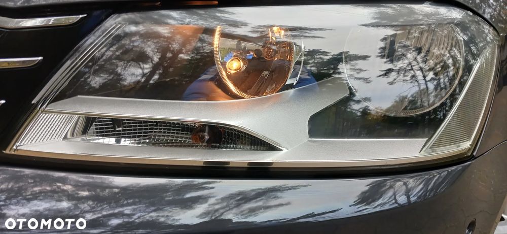 Volkswagen Passat Variant 1.6 TDI BlueMotion Technology Business Edition - 28