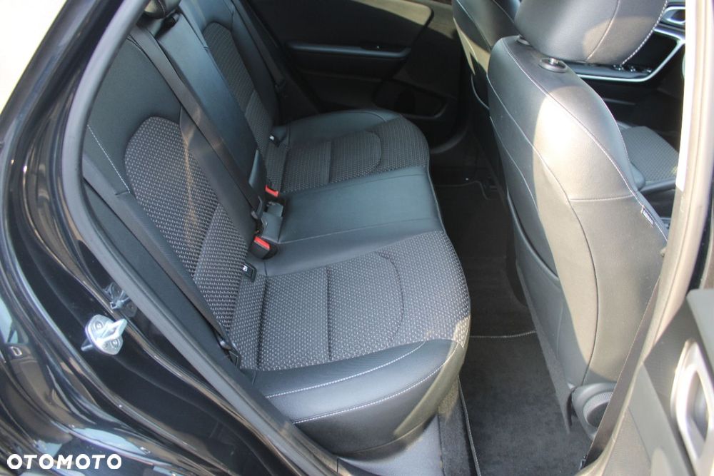Kia XCeed - 24