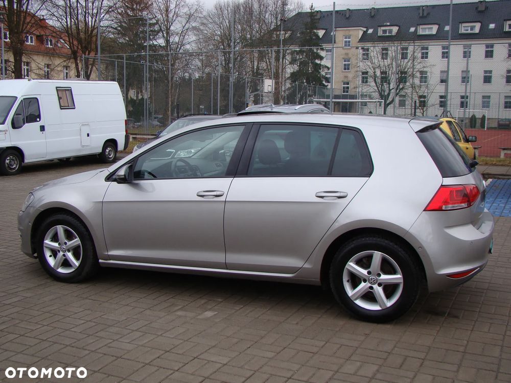 Volkswagen Golf 1.2 TSI BMT Trendline - 4