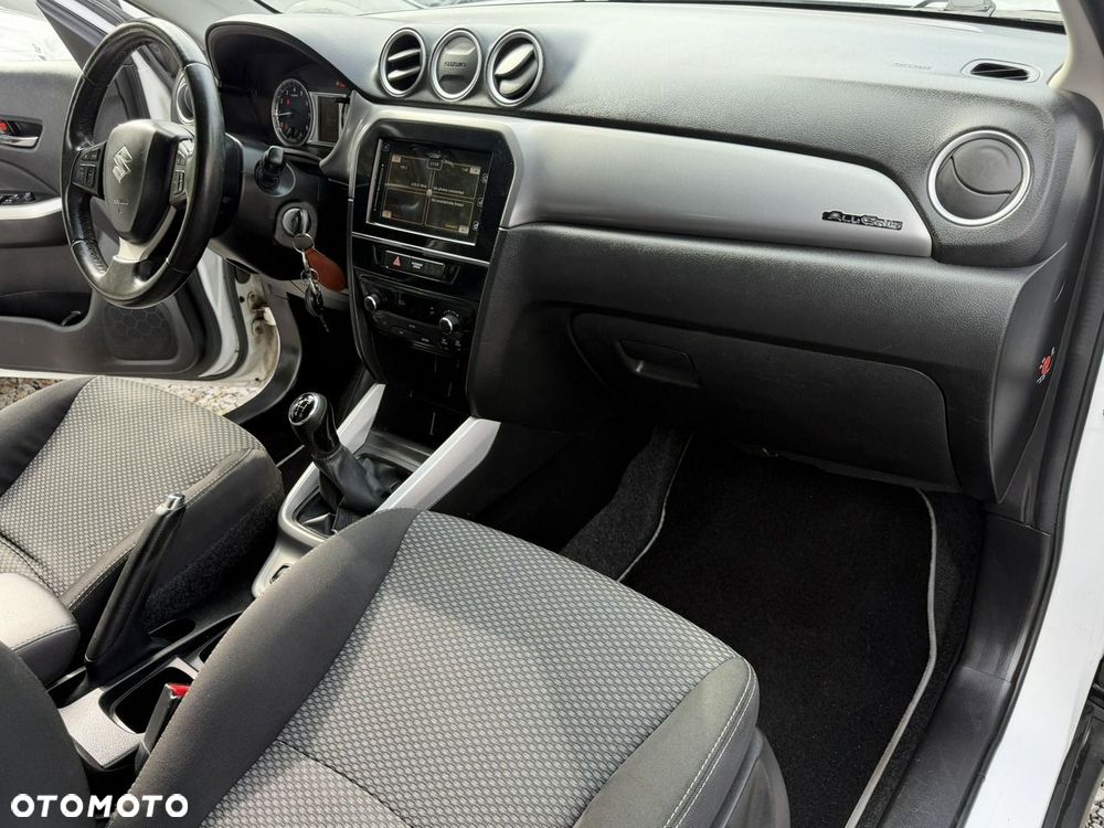 Suzuki Vitara 1.6 Premium 4WD - 16