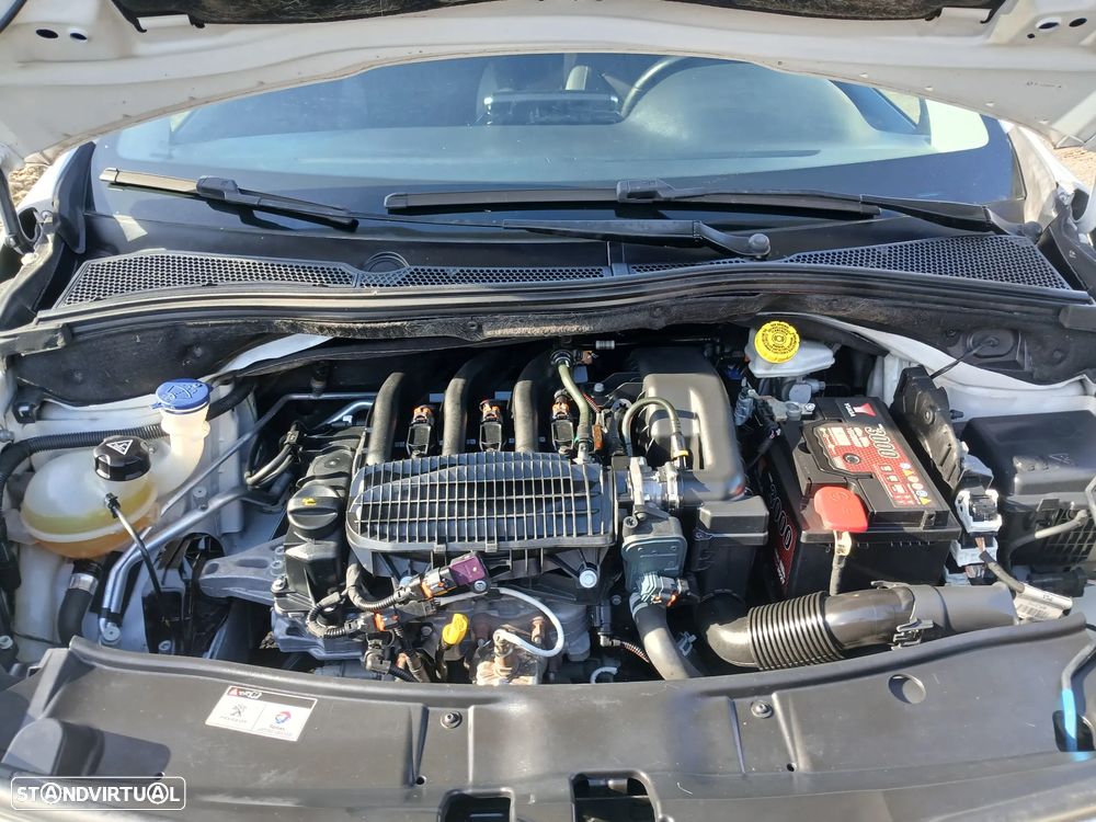 Peugeot 2008 1.2 PureTech Style - 24